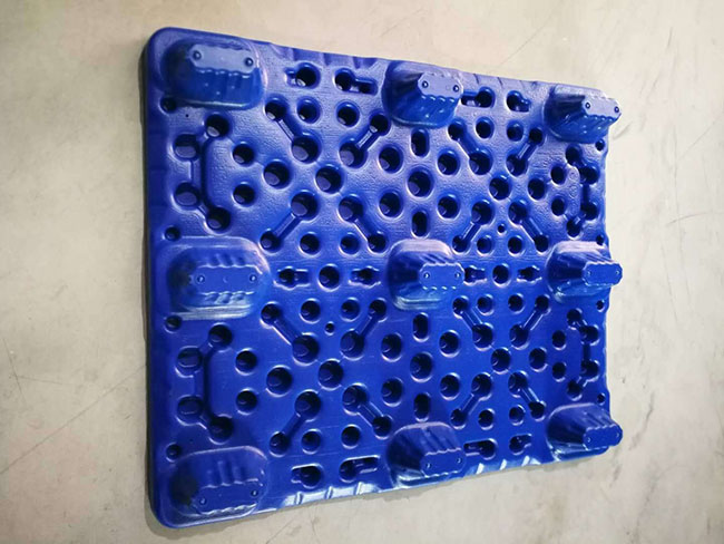 ϵ4